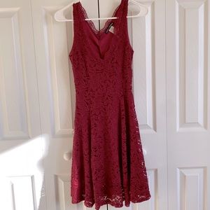 Red lace sleeveless dress